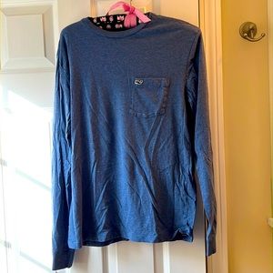 Vineyard Vines Men’s shirt, size XS.